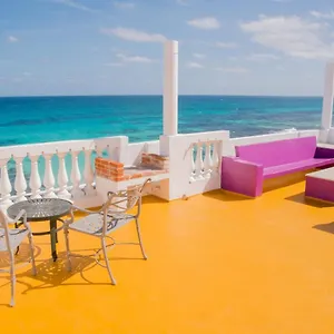 https://villa-elena-isla-mujeres.quintano-roohotels.com